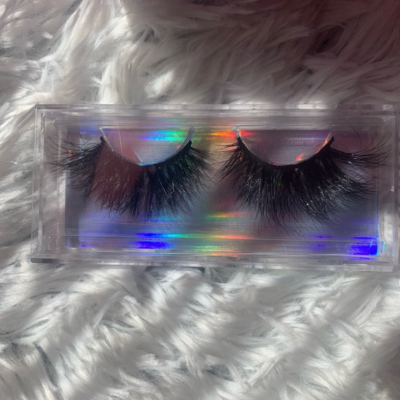 25 mm mink lashes - Picture 2 of 3